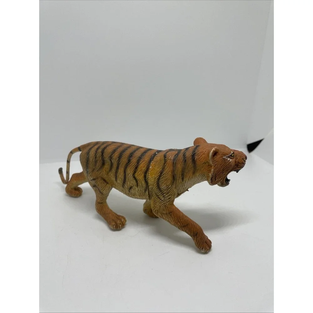 VINTAGE 1987‎ Plastic Rubber JUNGLE TIGER Toy Figure Figurine (J)